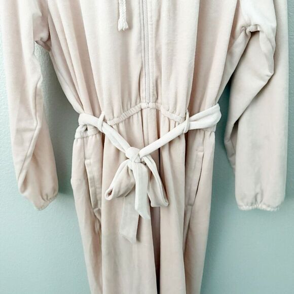 SATURDAY SUNDAY x ANTHROPOLOGIE | Pink Cozy Velvet Hooded Jumpsuit | Medium - Picture 4 of 11